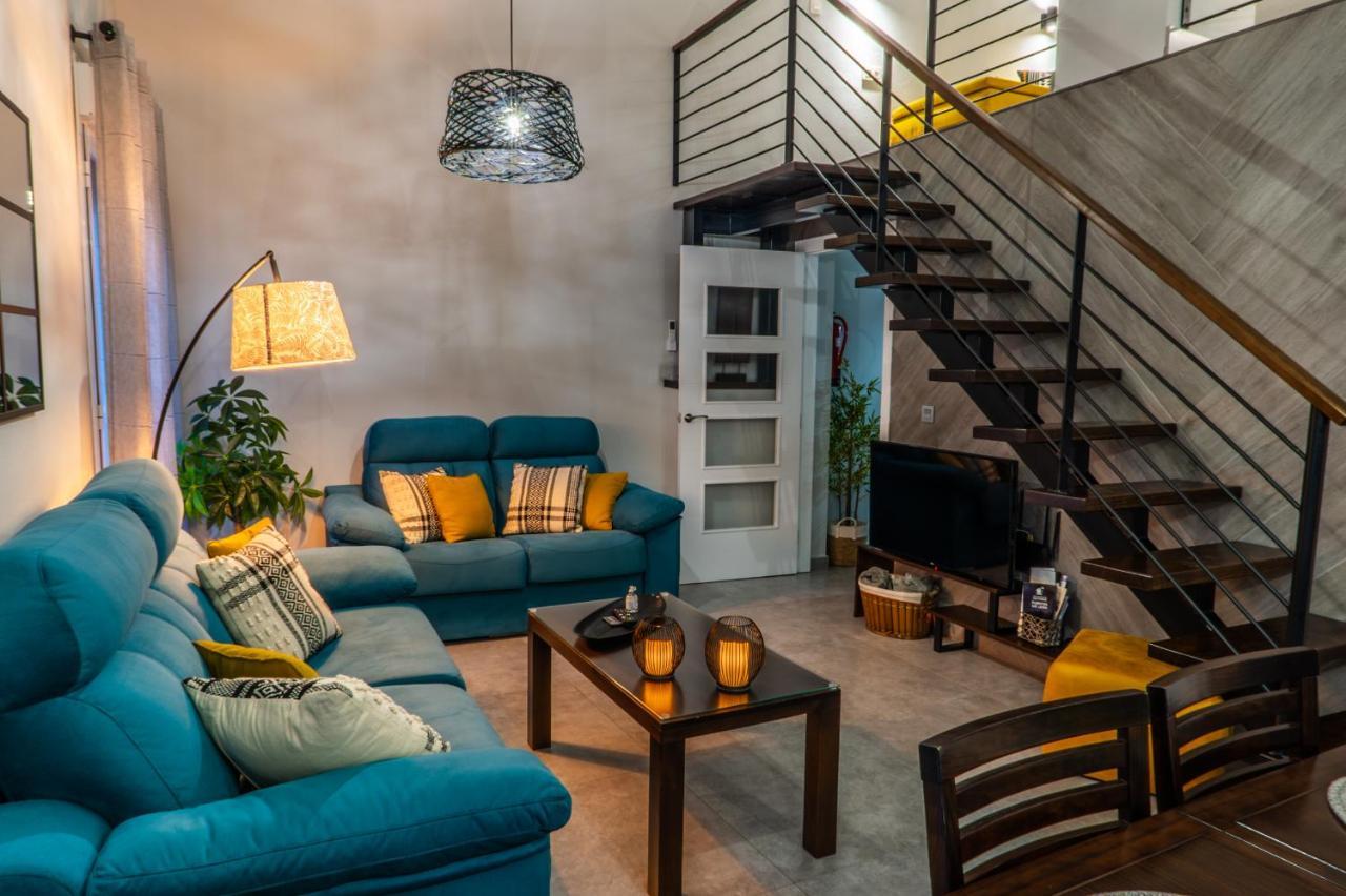 Apartamentos Turisticos El Altozano Fuentes De Leon Luaran gambar