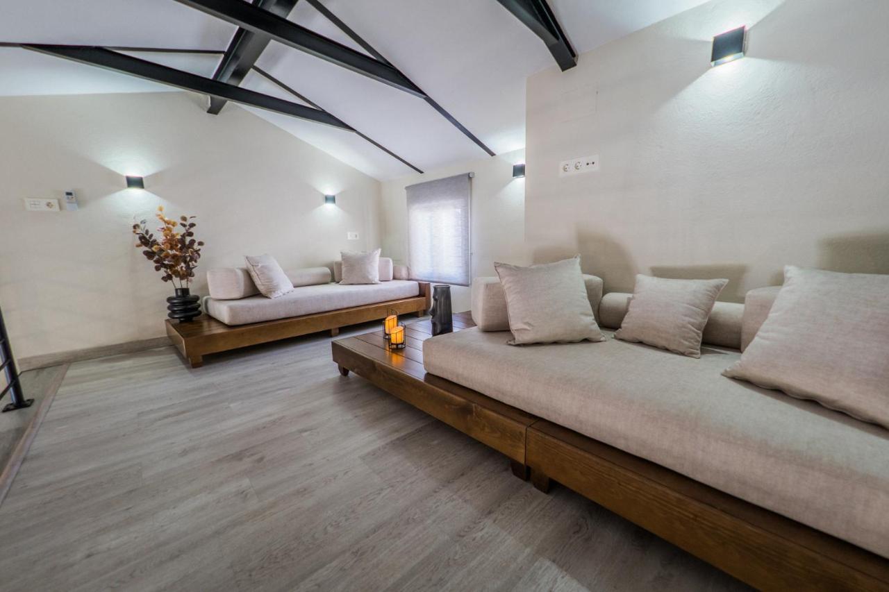Apartamentos Turisticos El Altozano Fuentes De Leon Luaran gambar